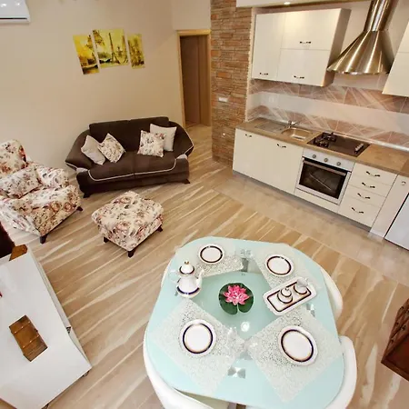 Few Steps From The Center - New And Modern For 4 Persons Lägenhet