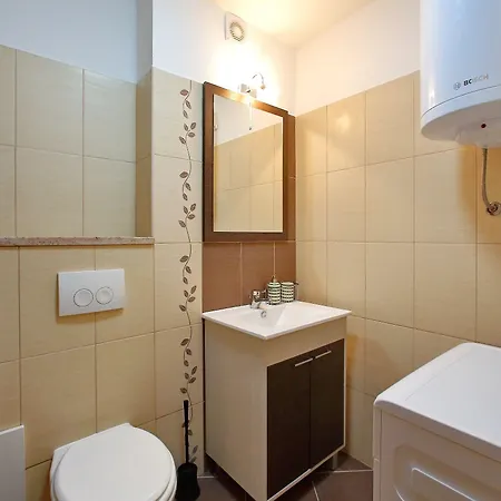 Few Steps From The Center - New And Modern For 4 Persons 公寓 扎达尔