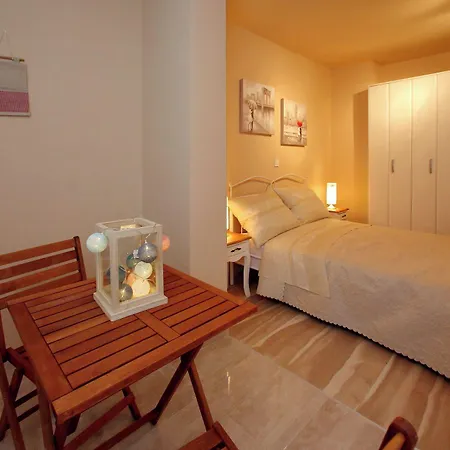 Few Steps From The Center - New And Modern For 4 Persons *