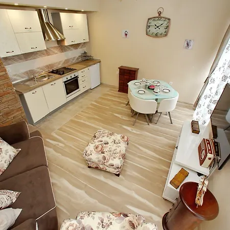 Few Steps From The Center - New And Modern For 4 Persons 公寓
