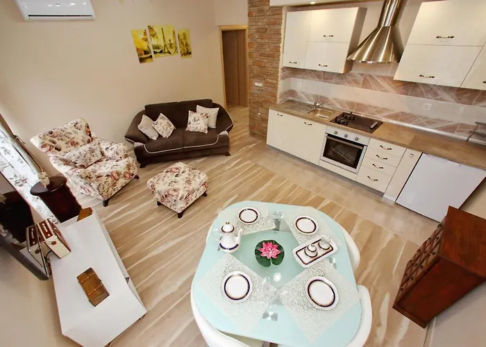 Few Steps From The Center - New And Modern For 4 Persons Appartement