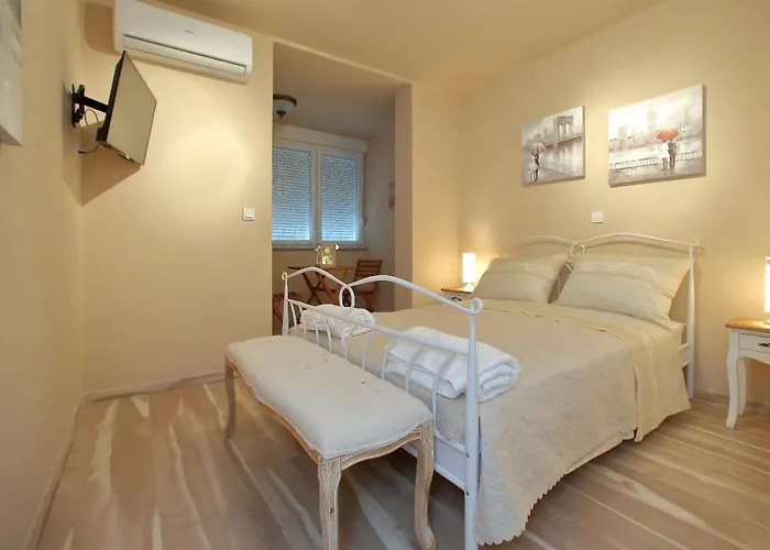 Few Steps From The Center - New And Modern For 4 Persons * Zadar