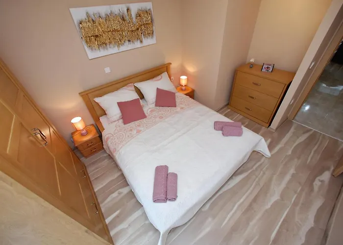 Few Steps From The Center - New And Modern For 4 Persons Zadar