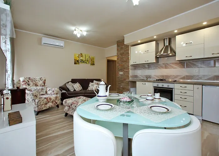 Few Steps From The Center - New And Modern For 4 Persons Appartement