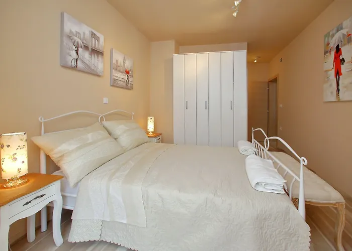 Few Steps From The Center - New And Modern For 4 Persons Appartement Zadar