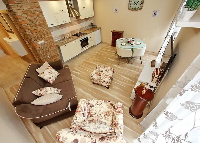 Few Steps From The Center - New And Modern For 4 Persons *